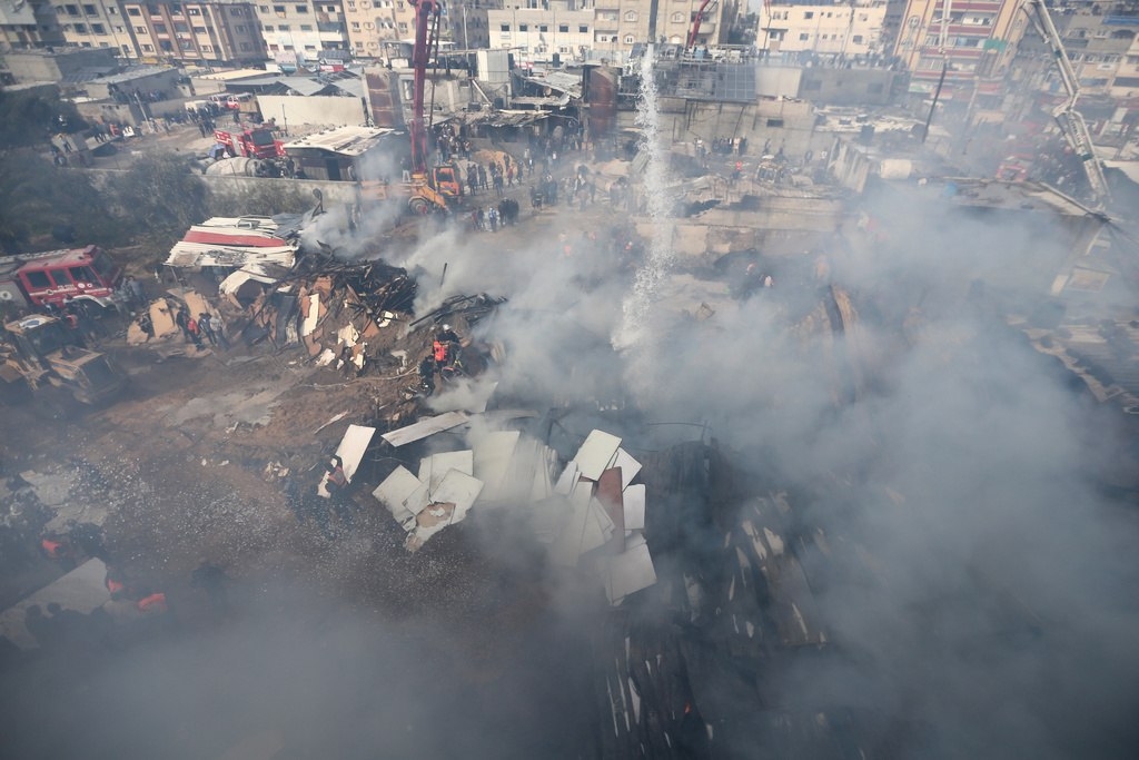 ضحايا في حريقٍ اندلع بمخيم النصيرات في غزة