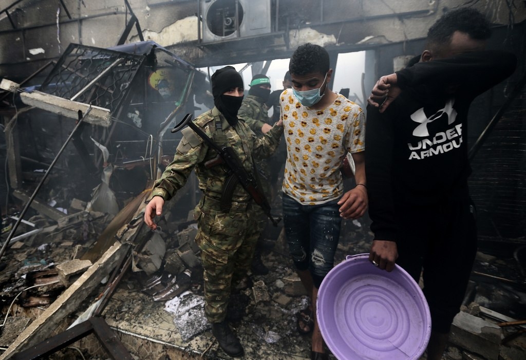 ضحايا في حريقٍ اندلع بمخيم النصيرات في غزة