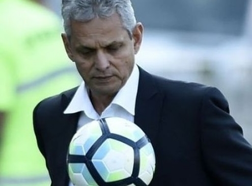مدرّب منتخب تشيلي يخفّض راتبه