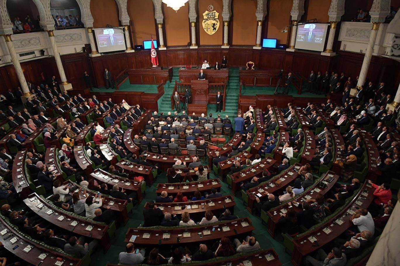 برلمان تونس يسقط لائحة تطالب فرنسا بالاعتذار عن حقبة الاستعمار