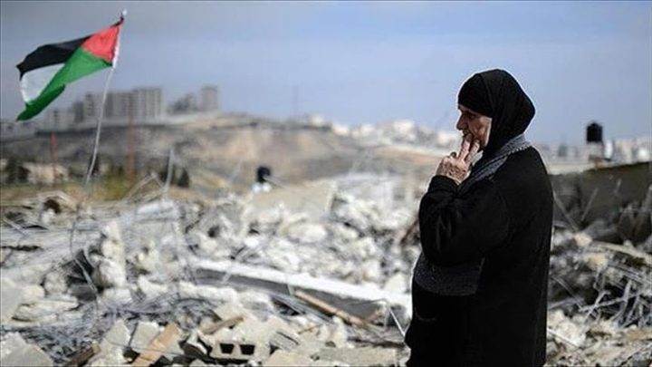 القوات الإسرائيلية تهدم بيوت الفلسطينيين 