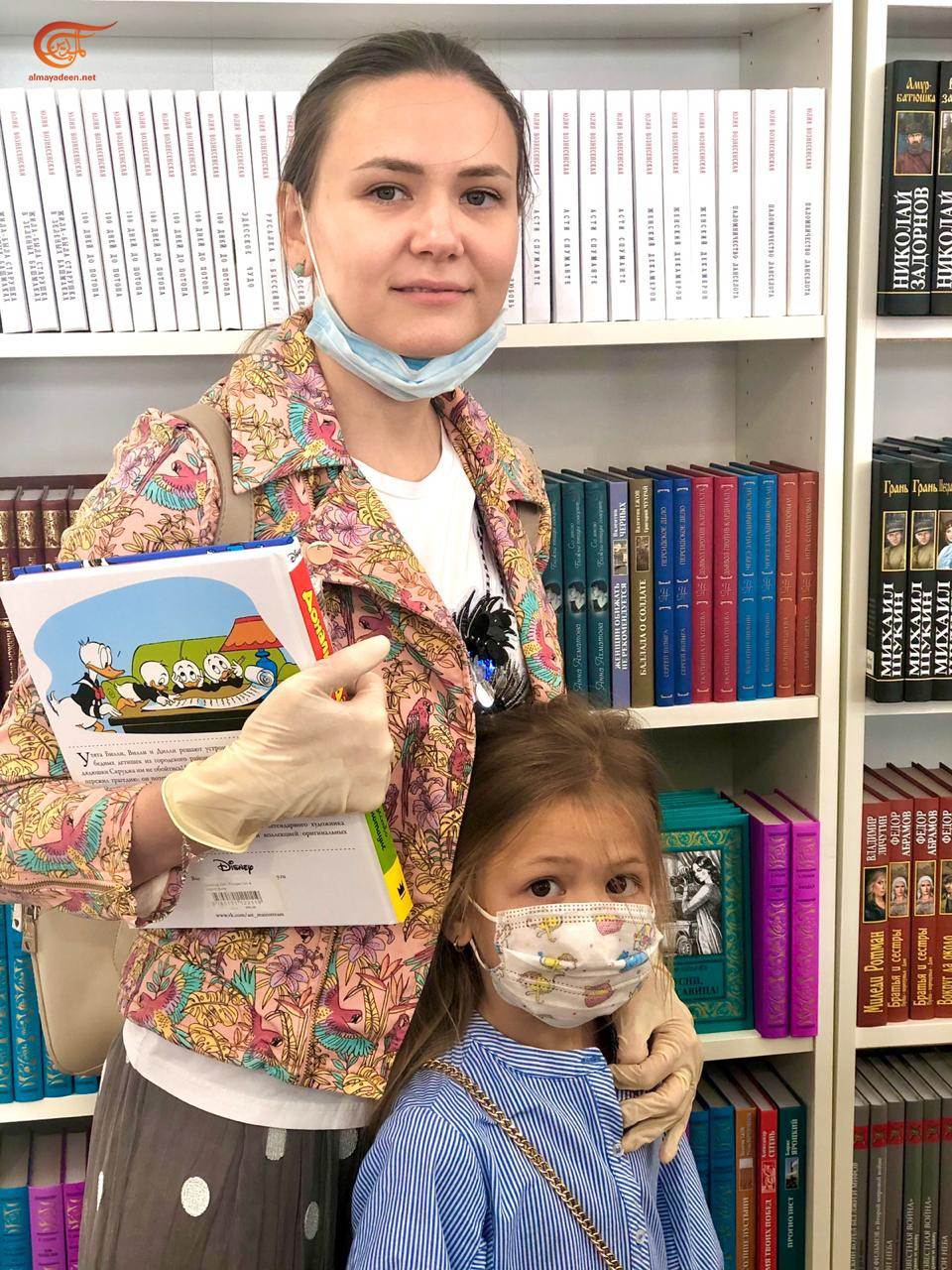 موسكو تتحدى "كورونا".. خير جليس في الساحة الحمراء كتاب