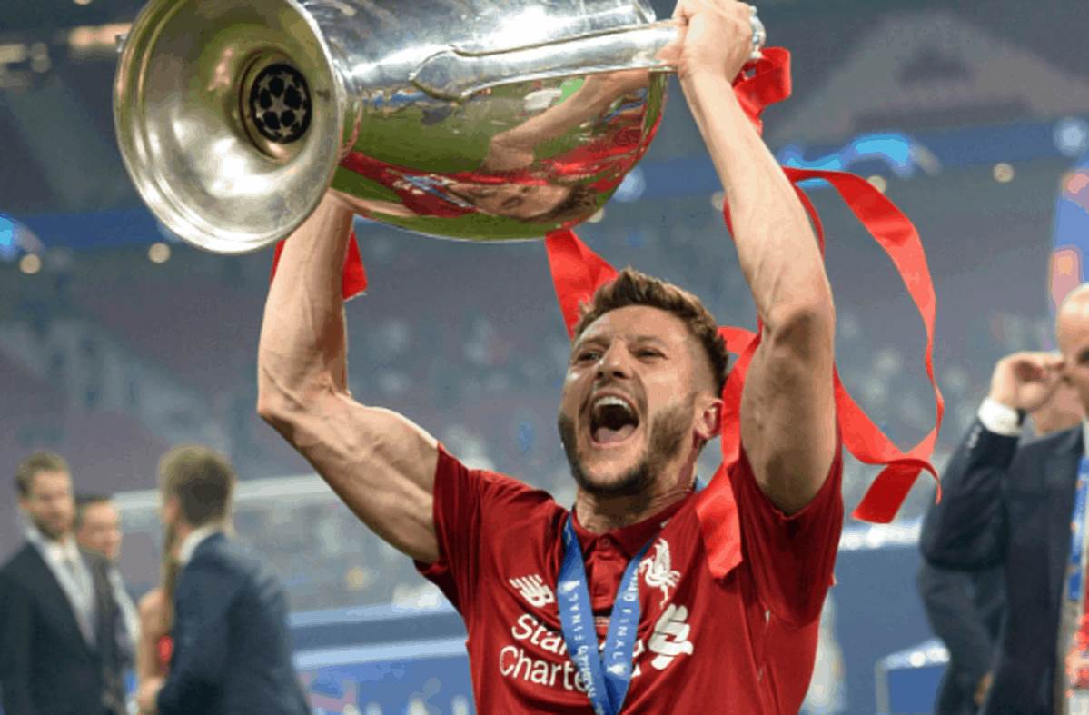 ليفربول يمدد عقد آدم لالانا حتى نهاية الموسم