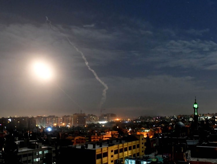 صورة لإحدى الاعتداءات الإسرائيلية الجوية على سوريا 