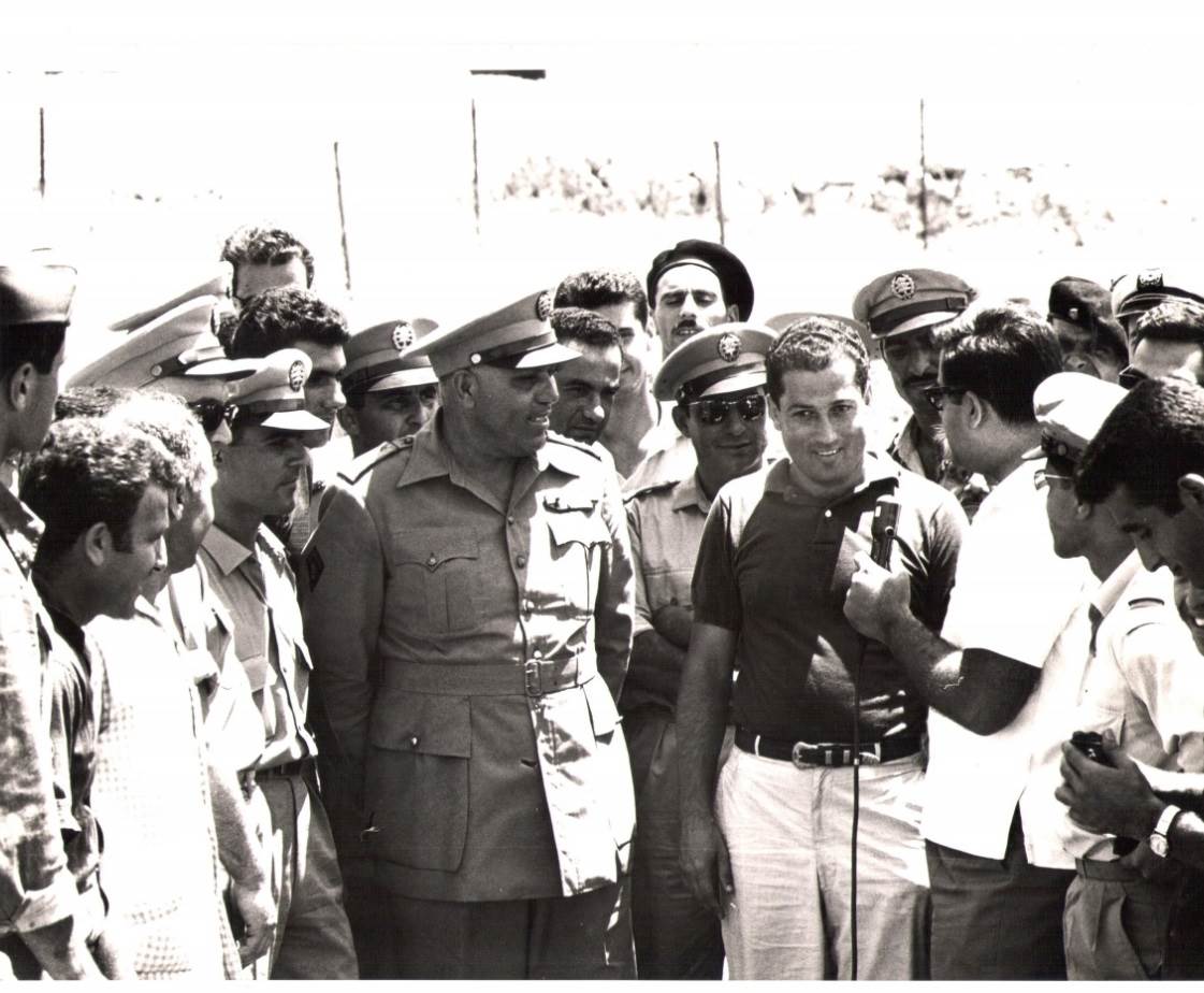 صور من أرشيف الدكتور مانوغيان مع الرئيس اللبناني فؤاد شهاب وممثلي الجيش اللبناني