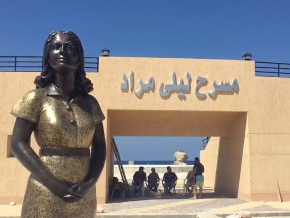 كان أسمه شاطئ الزيغار شيخ صيادين مطروح يحكي قصة حب ليلي مراد مع شاطئ الغرام