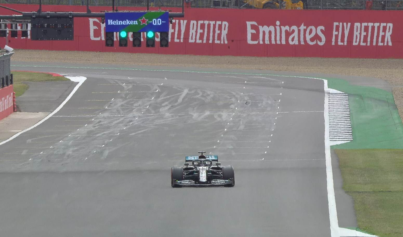 فرومولا 1: بوتاس أول المنطلقين في سباق السنوية الـ70