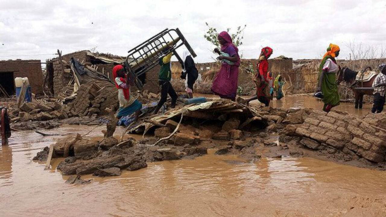 انهيار منازل في السودان بسبب الفيضانات والسلطات تعلن حالة الطوارئ