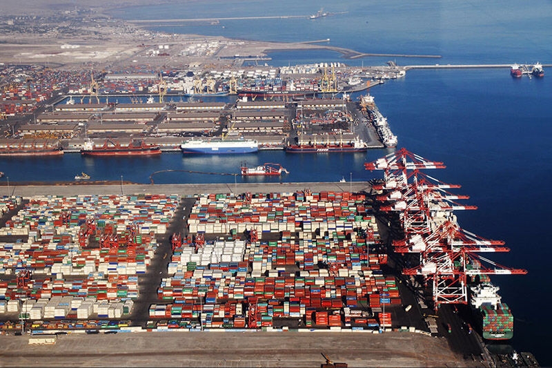 إيران تنوي إنشاء أضخم مرفأ تجاري شرق مضيق هرمز