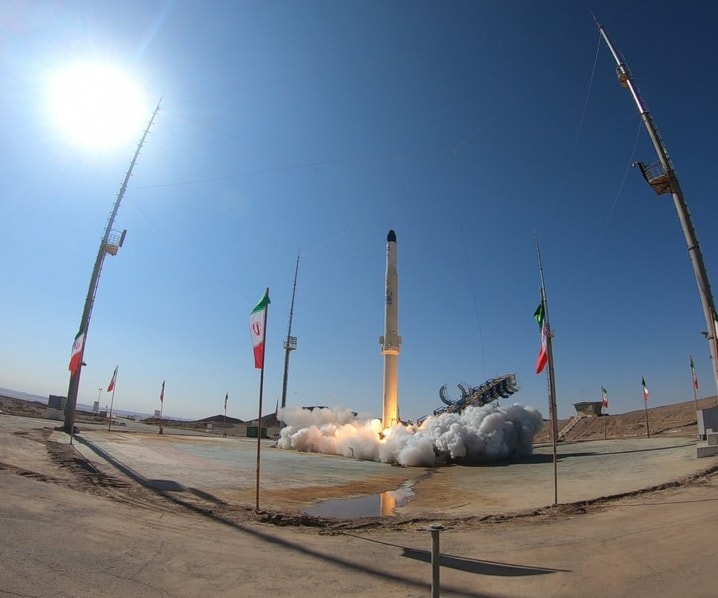 ايران تطلق صاروخ "ذوالجناح" الحامل للاقمار الصناعية بنجاح