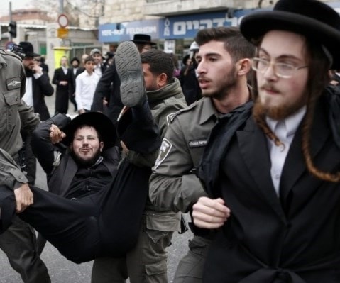 الحريديم: من هم؟ ولماذا يتمرَّدون على قوانين حكومة "كورونا"؟
