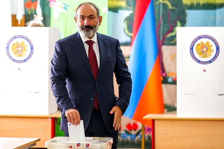 Nikol Pashinyan casts his vote in the legislative elections in Armenia.