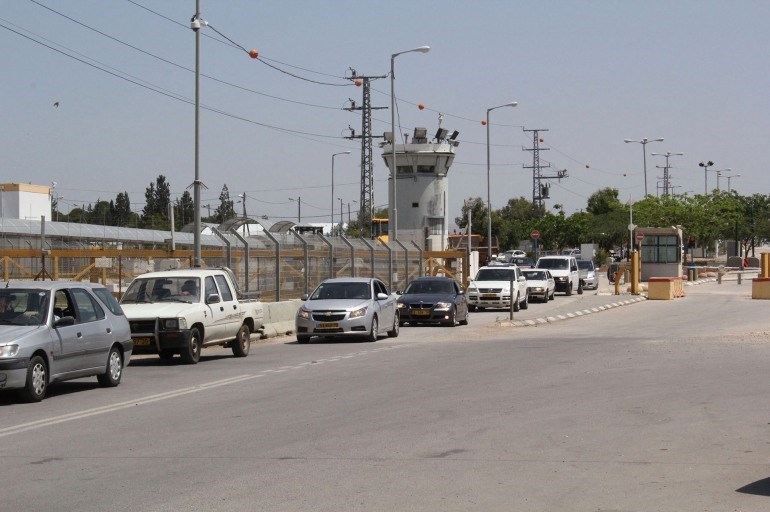 A Palestinian was injured in the al-Jalama checkpoint in Jenin with Israeli troop ballots